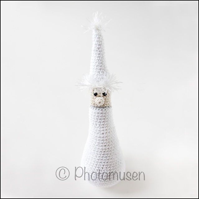 Hæklet keglenisse/Crochet Skittle Elf