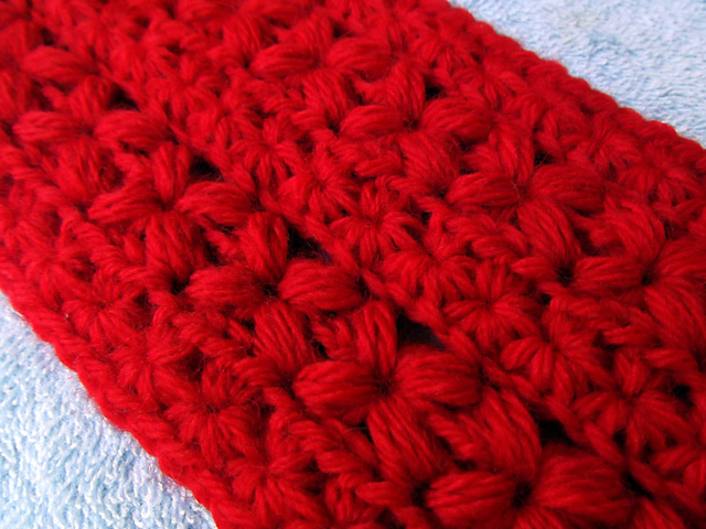 p.15 Scarf B  透し模様のマフラーB