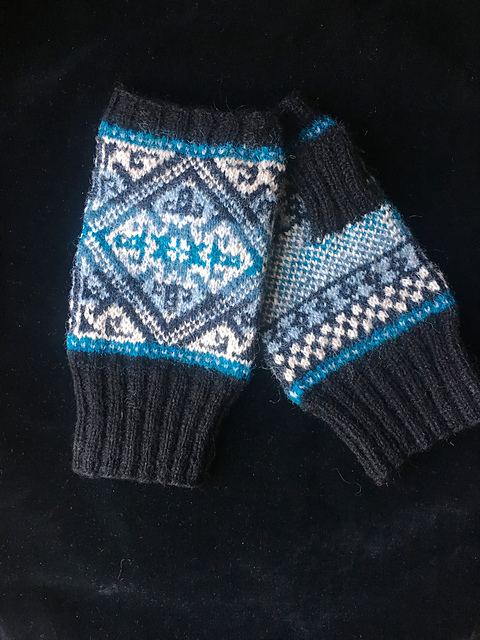 Latvian Love Mitts