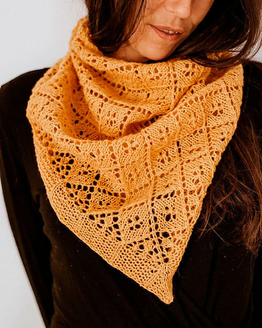 Madrilana Cowl