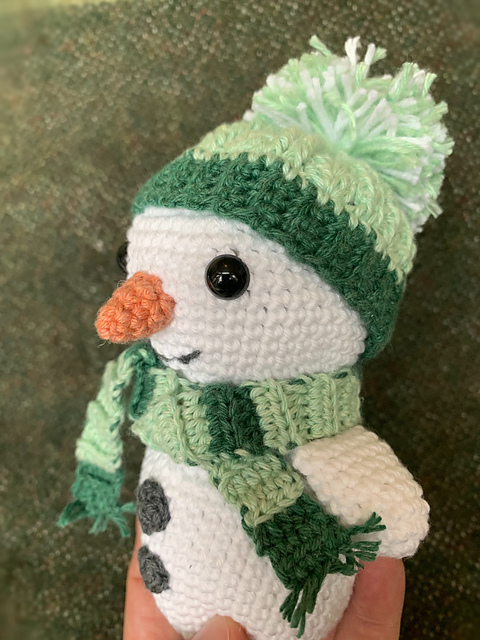 Simon the Snowman Amigurumi Crochet