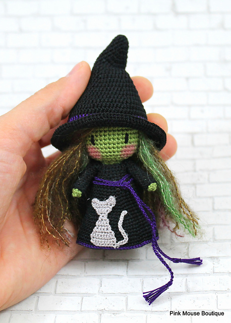 Noemi, the Forest Witch