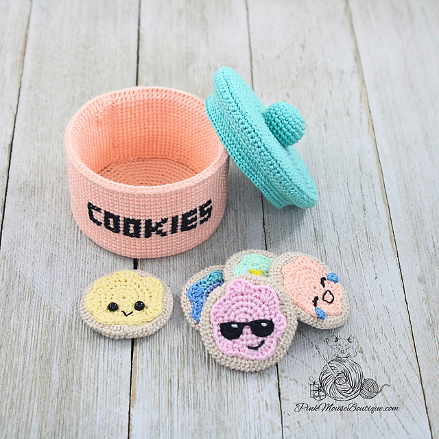 Cookie Jar with Sugar Cookies