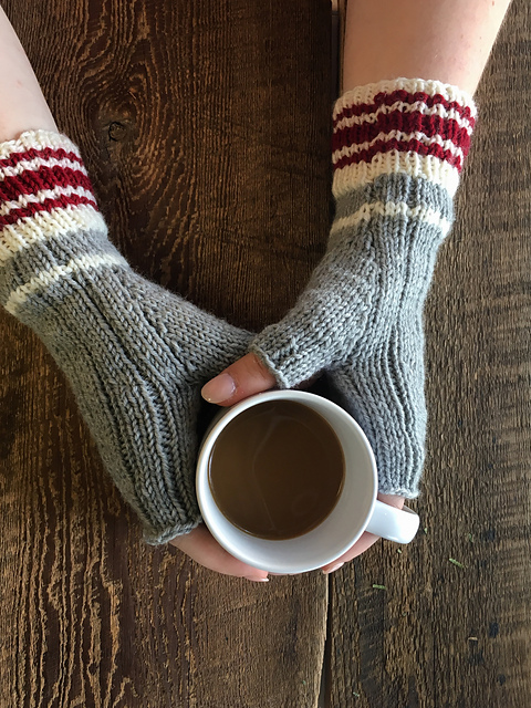 Cabin Fingerless Mittens