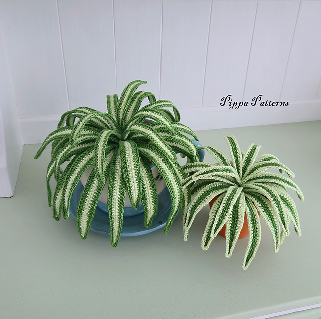 アリマン４７７　木彫　面根付　2点まとめて　V　R6615 Ravelry: Spider Plant pattern by Connie Rockliff