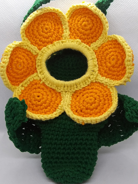 Daisy Doll with Flower Carrier