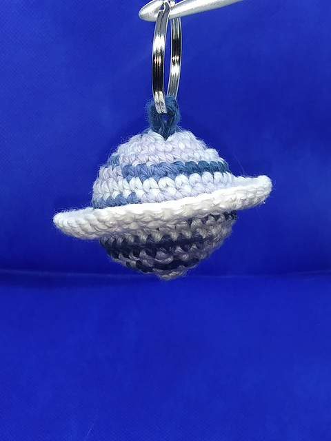 Saturn Keyring