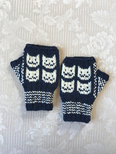 Happy Cats Mitts