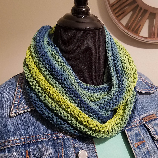 Color-Changing Infinity Scarf