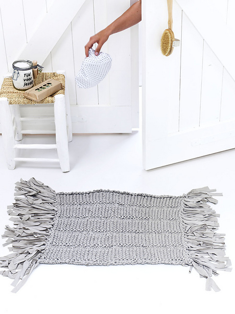 #26 Fringed Rug