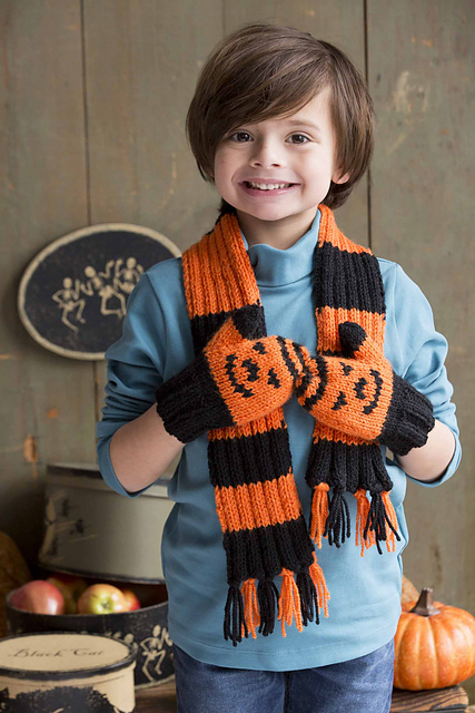#08 Ribbed Scarf and Pumpkin Mittens