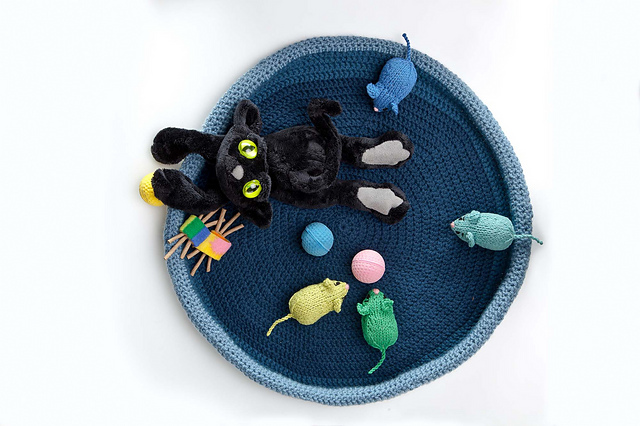 #24 Cat Bed