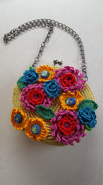 p.041 round floral bag
