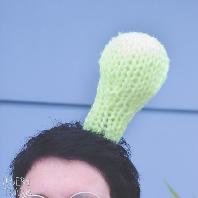 I think, therefore I march (Knit)