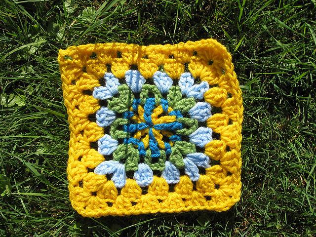 Modern Mt Vernon Square Afghan #722-13C