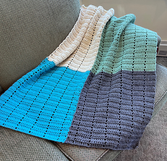B165 Cuddle Buddies Blanket