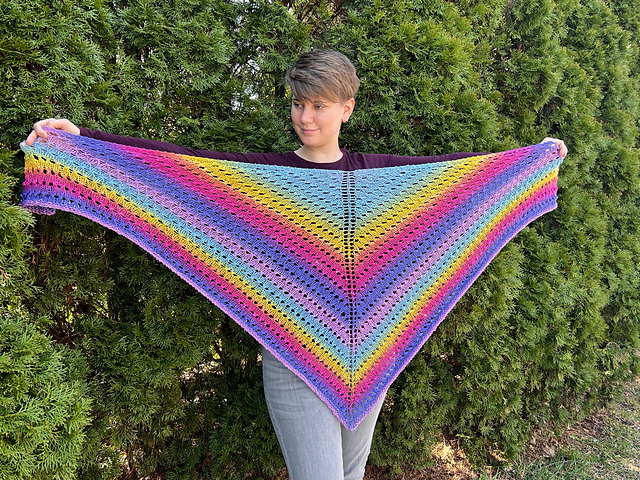 B150 Triangular Eyelet Shawl