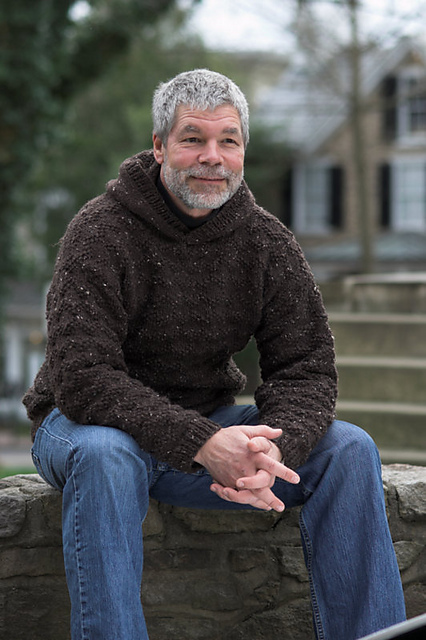 2400 Man’s Hooded Pullover