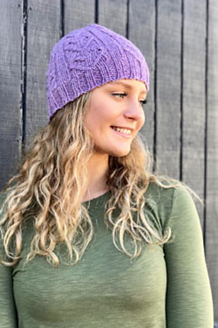 B213 Cable & Rib Heart Hat