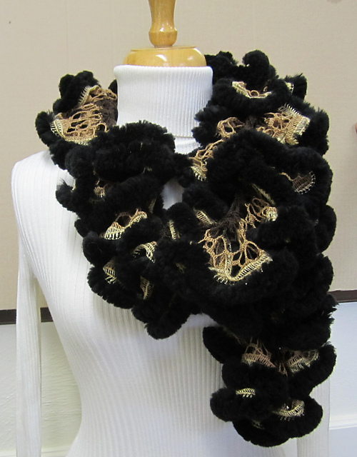 F441 Passion Fur Scarf 