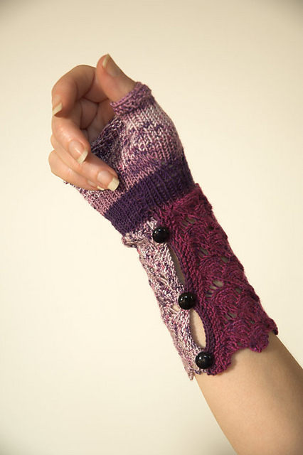 Lace Edged Glovettes 