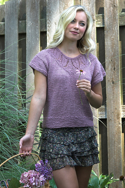 2680 Women’s Lace Neck Pullover