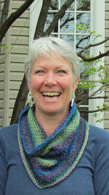 F505 Kudo Half Linen Stitch Cowl