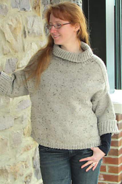 2752 Women's Split Hem Pullover