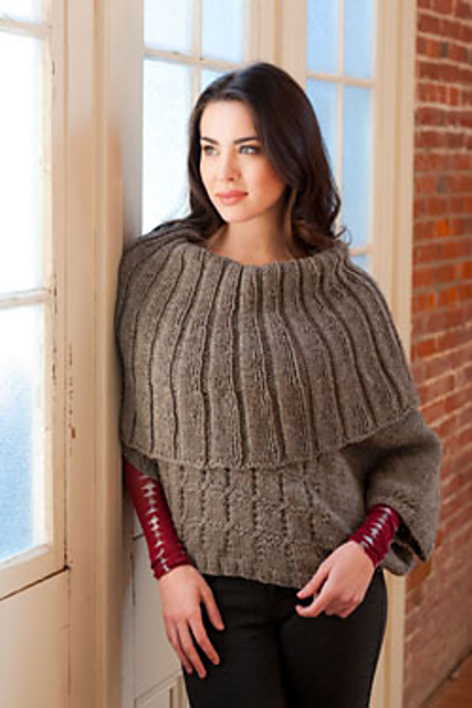 2765 Women's Capelet Poncho