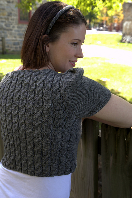2813 Women's Diagonal Cable Crop Cardigan