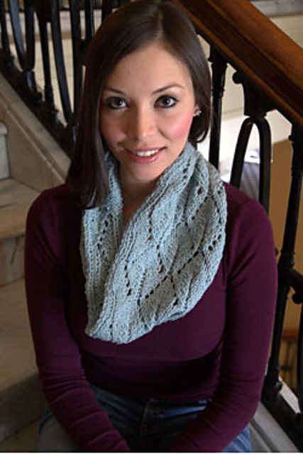 F637 Split Leaf Cowl
