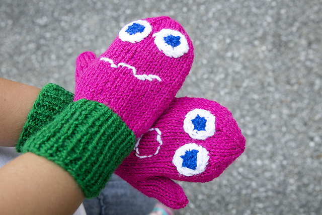 F698 Monster Mitts