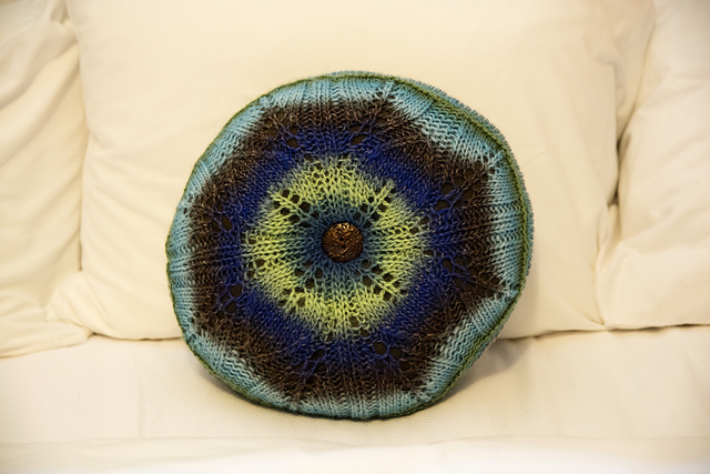 F699 Palm Leaf Pillow