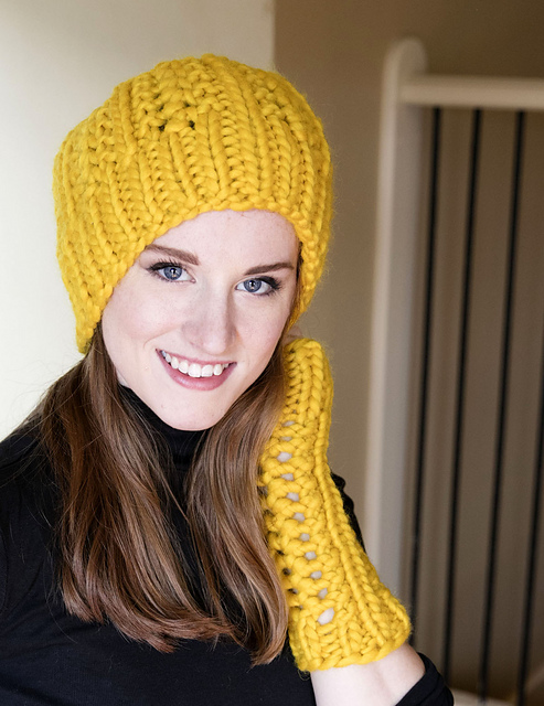 2949 Hat and Mitts