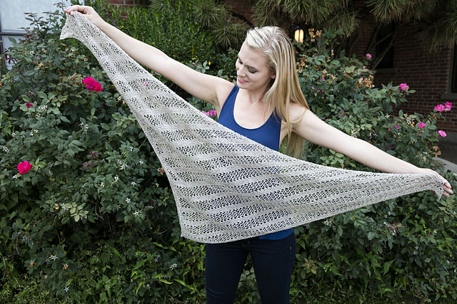 F691 Ridged Shawl