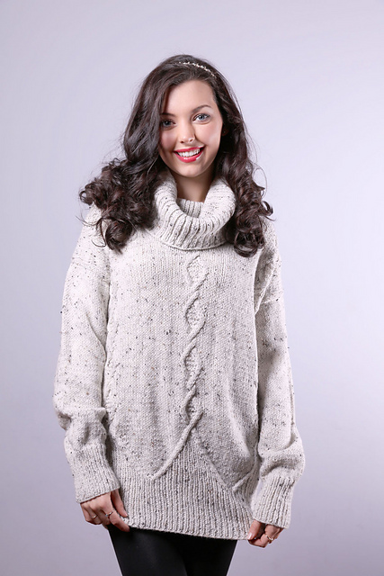 2987 Women’s Cabled Pullover