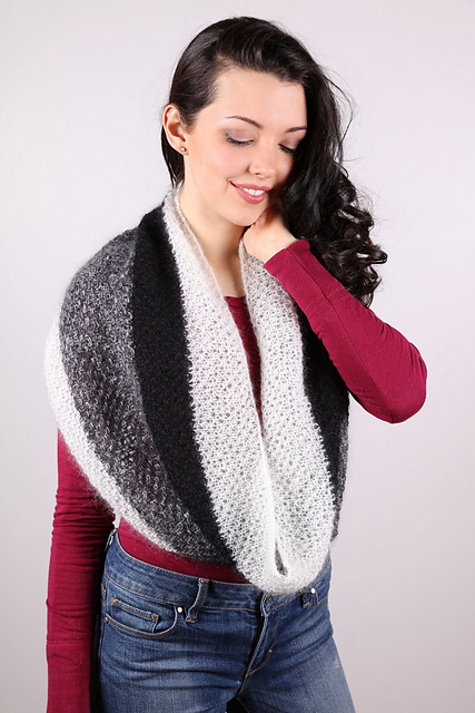 F735 Moss Stitch Cowl