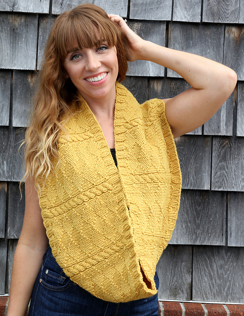 F742 Diamond Stitch Cowl