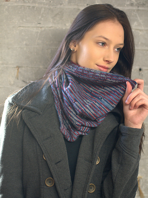F770 Eyelet Cowl