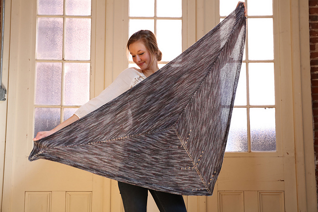 3187 Triangular Shawl