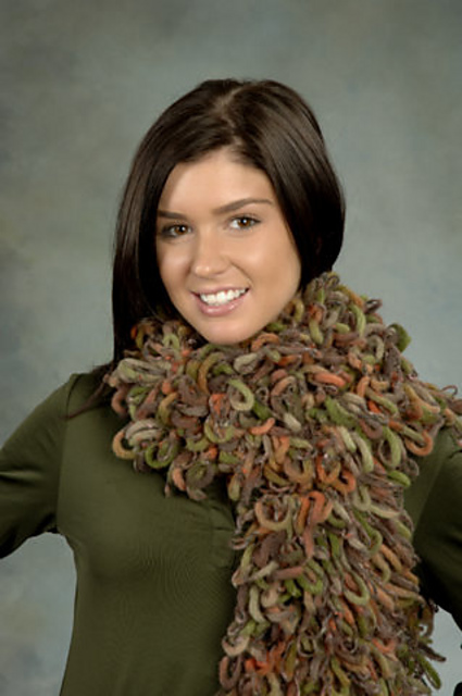 1928 Loopy Scarf