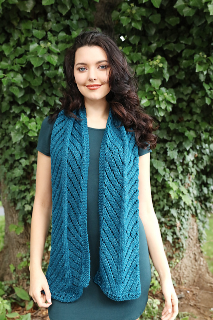 3186 Eyelet Scarf