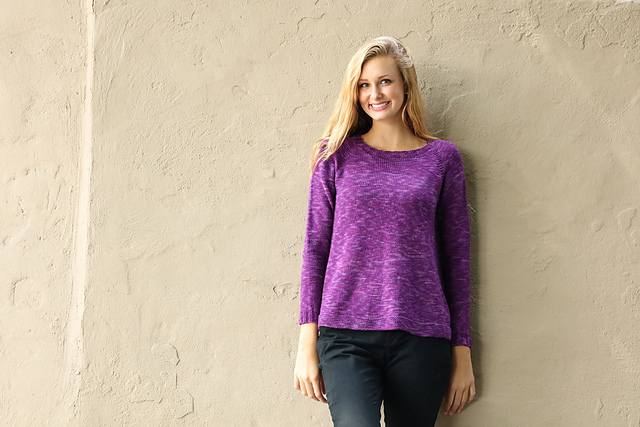 3211 Women's Flared Pullover