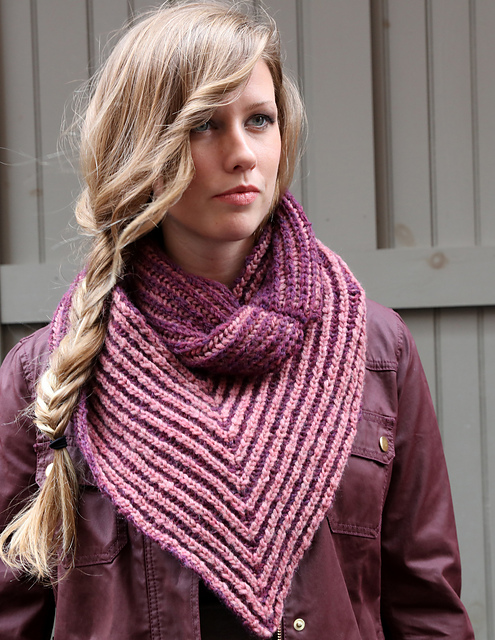 3193 Brioche Cowl