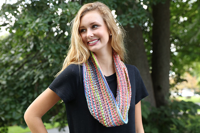 F819 Eyelet Cowl