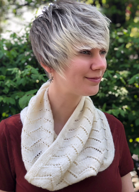 F873 Zig Zag Cowl