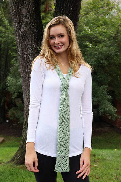 F900 Diamonds Scarf