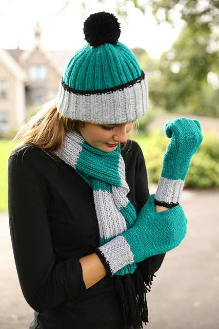 F896 Hat, Scarf, Mitts Set