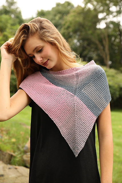 F878 Shawlette