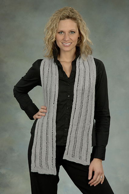 F312 Buckingham Easy Lace Scarf
